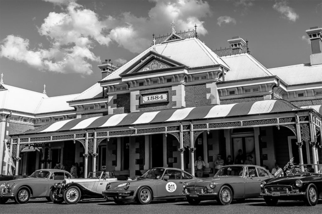 mudgee railway and cars